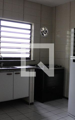 Casa à venda com 356m², 4 quartos e 4 vagasCozinha