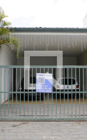 Casa à venda com 356m², 4 quartos e 4 vagasFachada