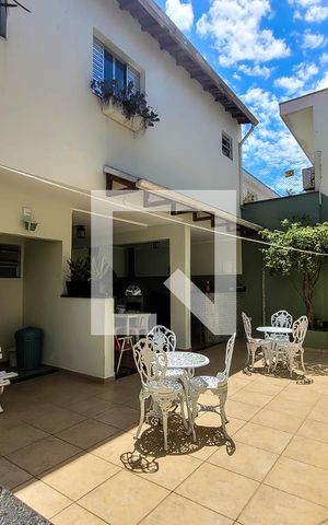 Casa à venda com 250m², 3 quartos e 2 vagasQuintal/área de lazer