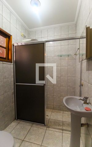 Casa para alugar com 240m², 3 quartos e 2 vagas Casa para alugar com 240m², 3 quartos e 2 vagasBanheiro da Suíte 2