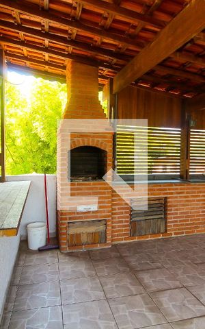 Casa para alugar com 240m², 3 quartos e 2 vagas Casa para alugar com 240m², 3 quartos e 2 vagasChurrasqueira
