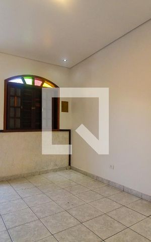Casa para alugar com 240m², 3 quartos e 2 vagas Casa para alugar com 240m², 3 quartos e 2 vagasSuíte 2