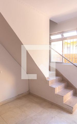 Casa à venda com 250m², 2 quartos e sem vaga Casa à venda com 250m², 2 quartos e sem vagaSala de estar