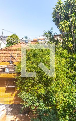 Casa à venda com 250m², 2 quartos e sem vaga Casa à venda com 250m², 2 quartos e sem vagaVista quarto 2
