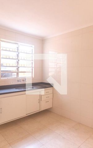 Casa à venda com 250m², 2 quartos e sem vaga Casa à venda com 250m², 2 quartos e sem vagaCozinha