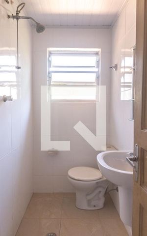 Casa à venda com 250m², 2 quartos e sem vaga Casa à venda com 250m², 2 quartos e sem vagaBanheiro social