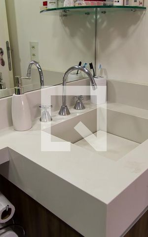 Apartamento à venda com 53m², 2 quartos e 1 vagaBanheiro da Suíte - Detalhe