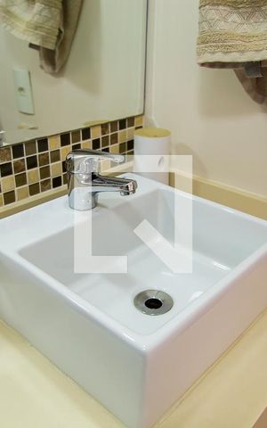 Apartamento à venda com 53m², 2 quartos e 1 vagaBanheiro Social - Detalhe