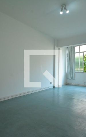Apartamento à venda com 40m², 1 quarto e sem vagaSala/Quarto