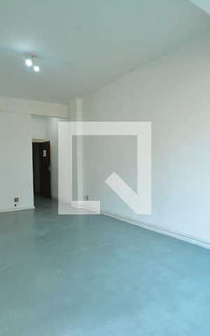 Apartamento à venda com 40m², 1 quarto e sem vagaSala/Quarto