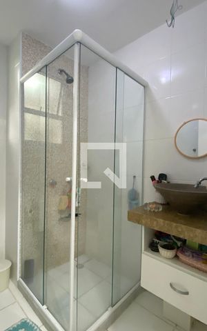 Apartamento à venda com 80m², 3 quartos e 2 vagasBanheiro Social