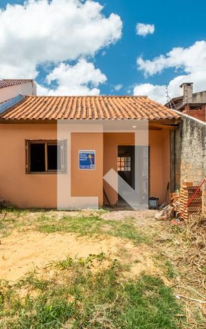 Casa à venda com 50m², 2 quartos e 1 vaga Casa à venda com 50m², 2 quartos e 1 vagaFachada