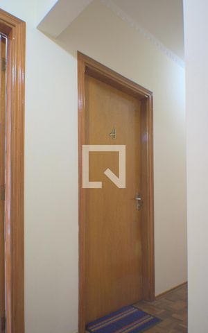 Casa à venda com 260m², 6 quartos e 3 vagas Casa à venda com 260m², 6 quartos e 3 vagasAcesso Quarto 1 – (alugado durante sessão)