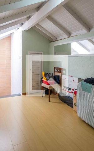 Casa de condomínio à venda com 139m², 3 quartos e 1 vaga Casa de condomínio à venda com 139m², 3 quartos e 1 vagaSótão