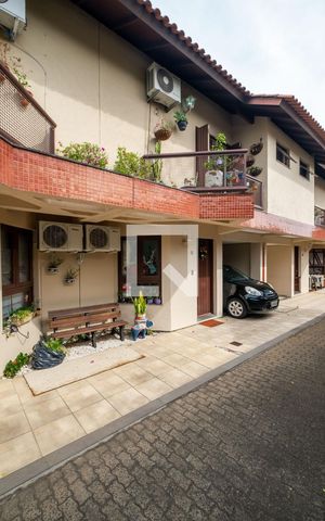 Casa de condomínio à venda com 139m², 3 quartos e 1 vaga Casa de condomínio à venda com 139m², 3 quartos e 1 vagaFachada