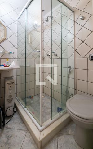 Casa de condomínio à venda com 139m², 3 quartos e 1 vaga Casa de condomínio à venda com 139m², 3 quartos e 1 vagaBanheiro Corredor