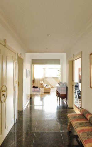 Apartamento à venda com 297m², 3 quartos e 3 vagas Apartamento à venda com 297m², 3 quartos e 3 vagasHall de entrada