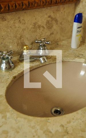 Apartamento à venda com 297m², 3 quartos e 3 vagas Apartamento à venda com 297m², 3 quartos e 3 vagasBanheiro da Suíte 2