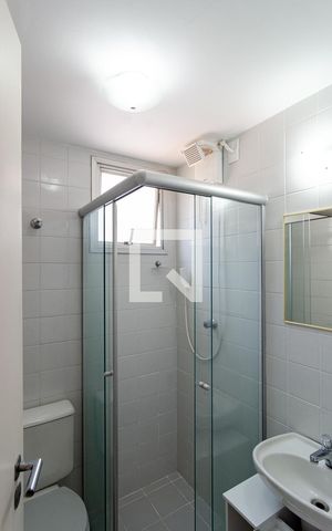 Apartamento à venda com 44m², 2 quartos e 1 vaga Apartamento à venda com 44m², 2 quartos e 1 vagaBanheiro Social