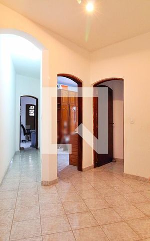 Casa à venda com 168m², 3 quartos e 8 vagasEscritório