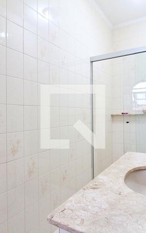 Casa à venda com 168m², 3 quartos e 8 vagasBanheiro da Suíte 2