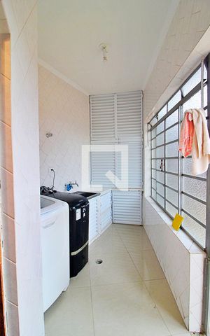 Casa à venda com 168m², 3 quartos e 8 vagasÁrea de Serviço