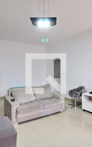 Casa à venda com 168m², 3 quartos e 8 vagasSala