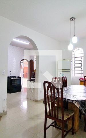 Casa à venda com 168m², 3 quartos e 8 vagasCopa