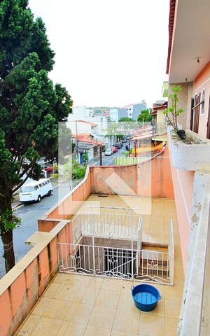 Casa à venda com 168m², 3 quartos e 8 vagasVaranda