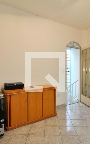 Casa à venda com 168m², 3 quartos e 8 vagasEscritório
