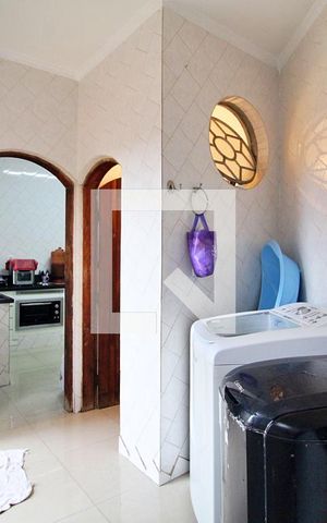 Casa à venda com 168m², 3 quartos e 8 vagasÁrea de Serviço