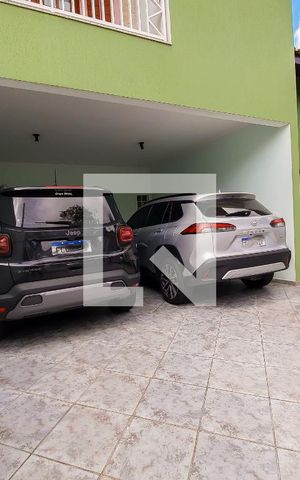 Casa à venda com 256m², 3 quartos e 4 vagas Casa à venda com 256m², 3 quartos e 4 vagasGaragem