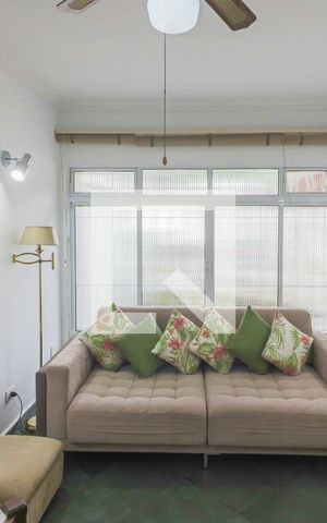Casa à venda com 200m², 3 quartos e 2 vagas Casa à venda com 200m², 3 quartos e 2 vagasSala