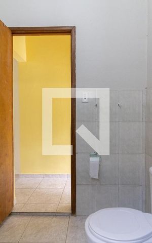 Casa à venda com 267m², 2 quartos e 2 vagas Casa à venda com 267m², 2 quartos e 2 vagasBanheiro Social