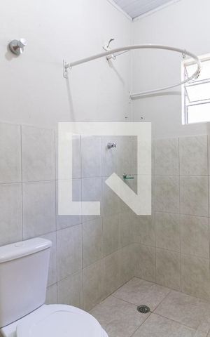 Casa à venda com 267m², 2 quartos e 2 vagas Casa à venda com 267m², 2 quartos e 2 vagasBanheiro Social