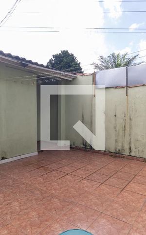 Casa à venda com 267m², 2 quartos e 2 vagas Casa à venda com 267m², 2 quartos e 2 vagasQuintal