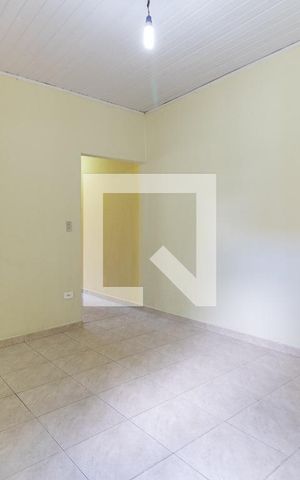 Casa à venda com 267m², 2 quartos e 2 vagas Casa à venda com 267m², 2 quartos e 2 vagasSala