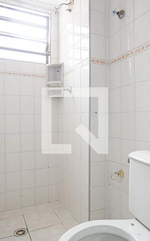 Apartamento à venda com 45m², 2 quartos e 1 vaga Apartamento à venda com 45m², 2 quartos e 1 vagaBanheiro
