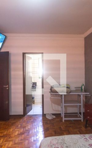 Casa para alugar com 300m², 3 quartos e 6 vagas Casa para alugar com 300m², 3 quartos e 6 vagasSuíte