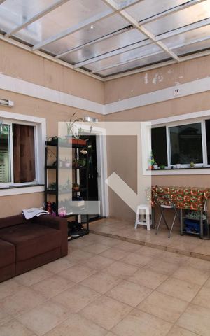 Casa à venda com 110m², 3 quartos e 2 vagasGaragem