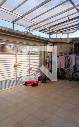 Casa à venda com 110m², 3 quartos e 2 vagasGaragem