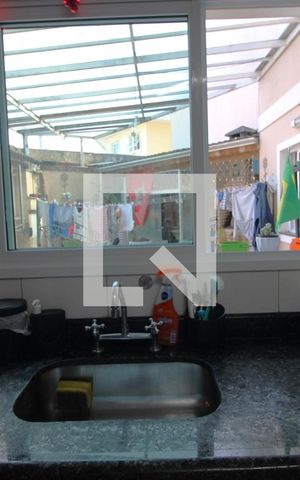 Casa à venda com 110m², 3 quartos e 2 vagasPia da cozinha