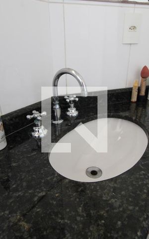 Casa à venda com 110m², 3 quartos e 2 vagasPia banheiro da suíte