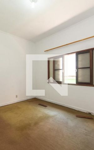 Casa à venda com 210m², 3 quartos e 3 vagas Casa à venda com 210m², 3 quartos e 3 vagasQuarto 2