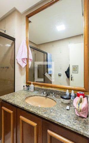 Apartamento à venda com 300m², 4 quartos e 1 vagaBanheiro