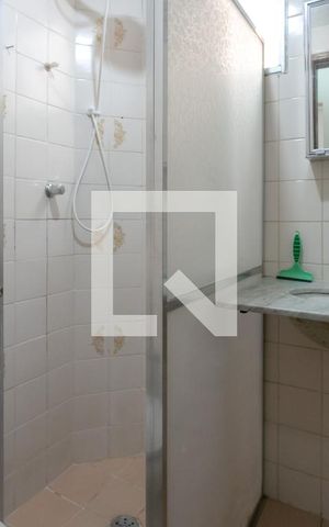 Apartamento para alugar com 52m², 2 quartos e sem vagaBanheiro