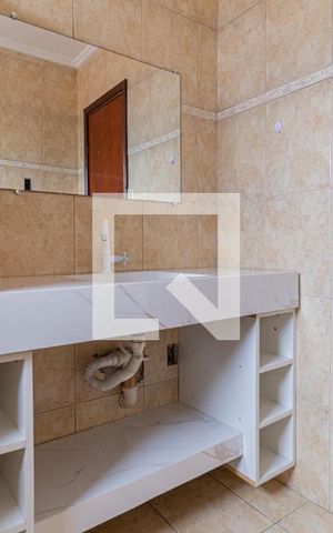 Casa à venda com 150m², 3 quartos e 2 vagas Casa à venda com 150m², 3 quartos e 2 vagasBanheiro