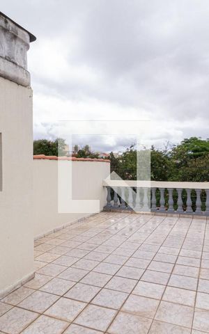 Casa à venda com 150m², 3 quartos e 2 vagas Casa à venda com 150m², 3 quartos e 2 vagasÁrea de serviço
