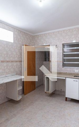 Casa à venda com 150m², 3 quartos e 2 vagas Casa à venda com 150m², 3 quartos e 2 vagasCozinha