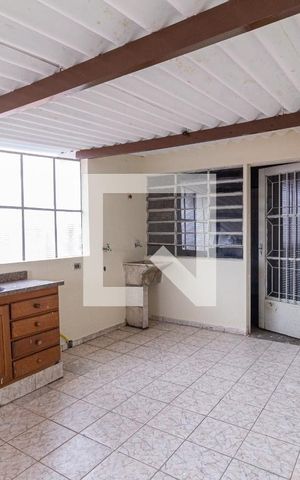 Casa à venda com 150m², 3 quartos e 2 vagas Casa à venda com 150m², 3 quartos e 2 vagasÁrea de serviço
